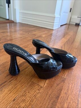 Rodo Black Croc-Effect Platform Mule Heels